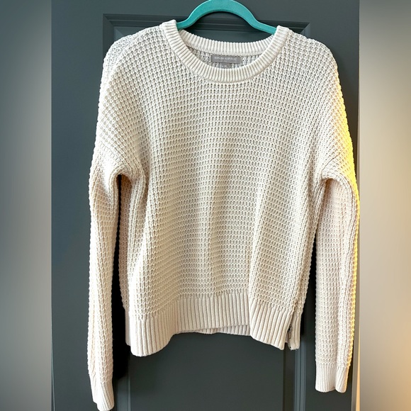 Banana Republic cable knit cream sweater - Picture 1 of 2
